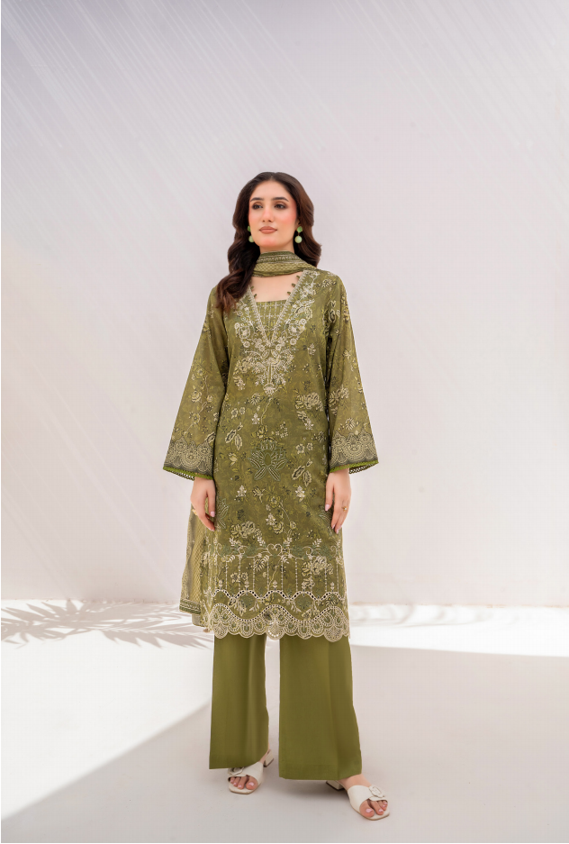 Elaya Embroidered Lawn 3 Piece