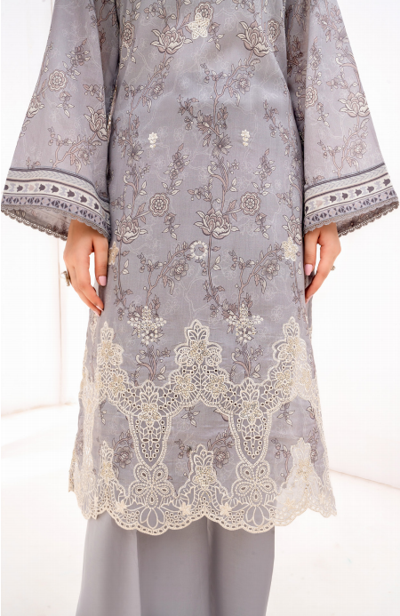 Elaya Embroidered Lawn 3 Piece