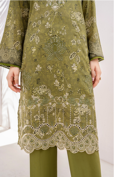 Elaya Embroidered Lawn 3 Piece