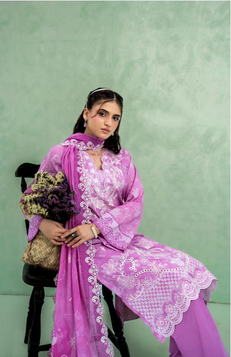 Elaya Embroidered Lawn 3 Piece