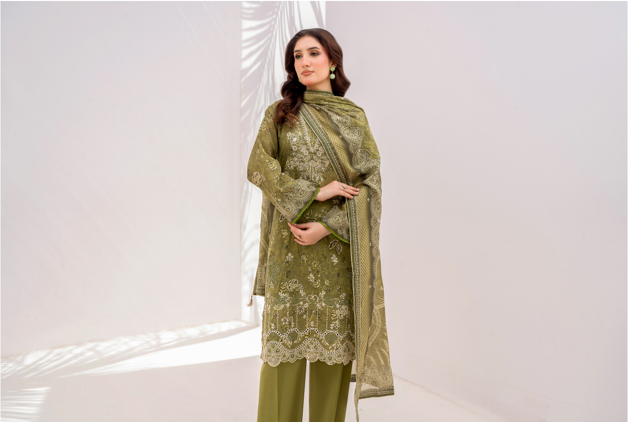 Elaya Embroidered Lawn 3 Piece
